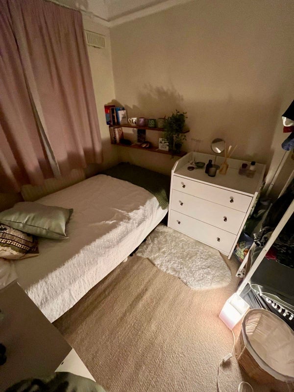 Room Cliffview Road in Greater London