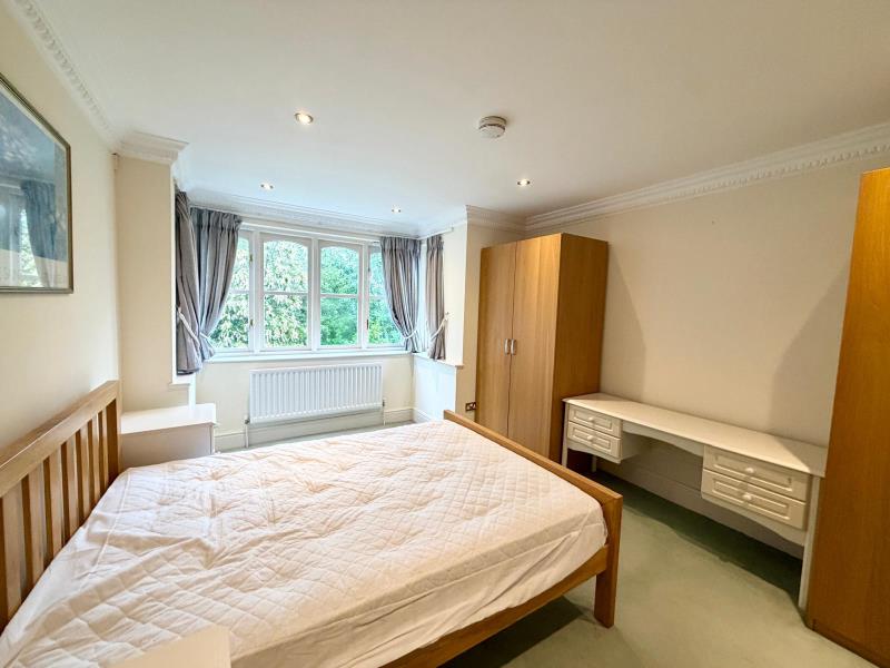 Flat Watford Road in Greater London