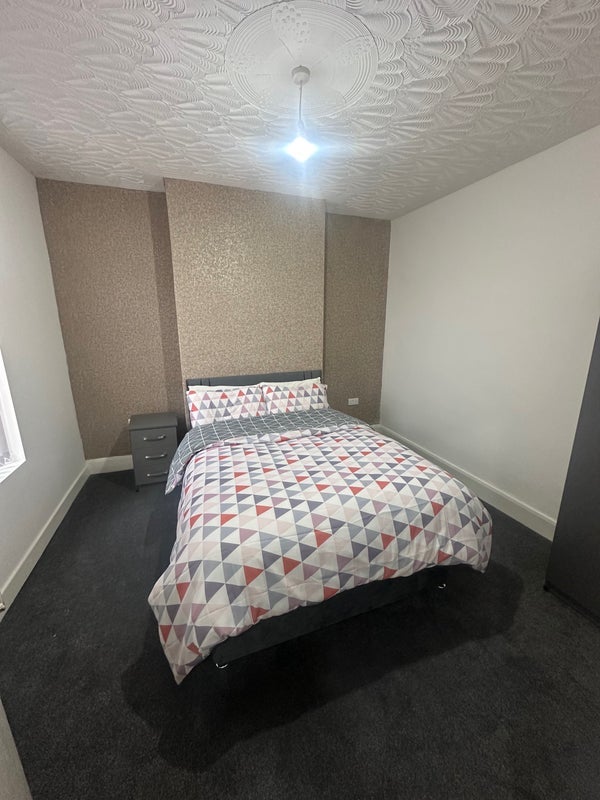 Room Pembroke Road in Birmingham