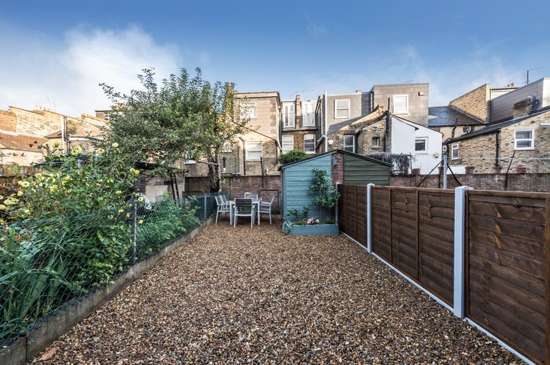Room Falcon Grove in Greater London