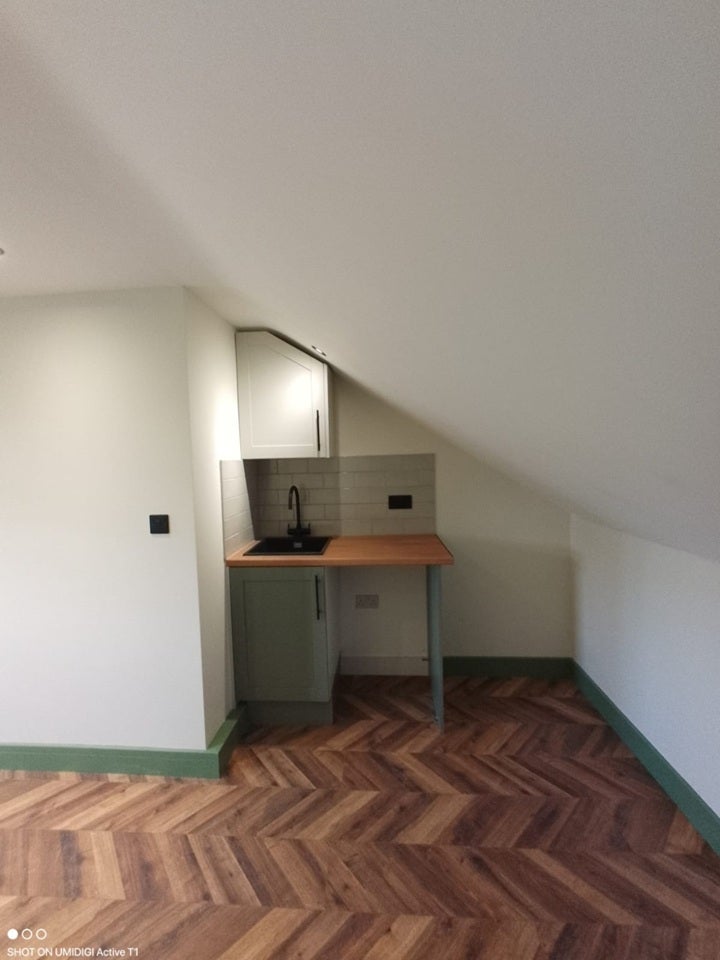 Room Kentmere Road in Greater London