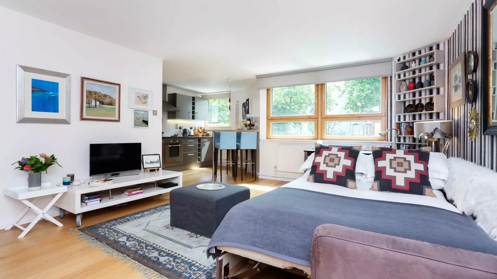 Flat Blantyre Street in Greater London
