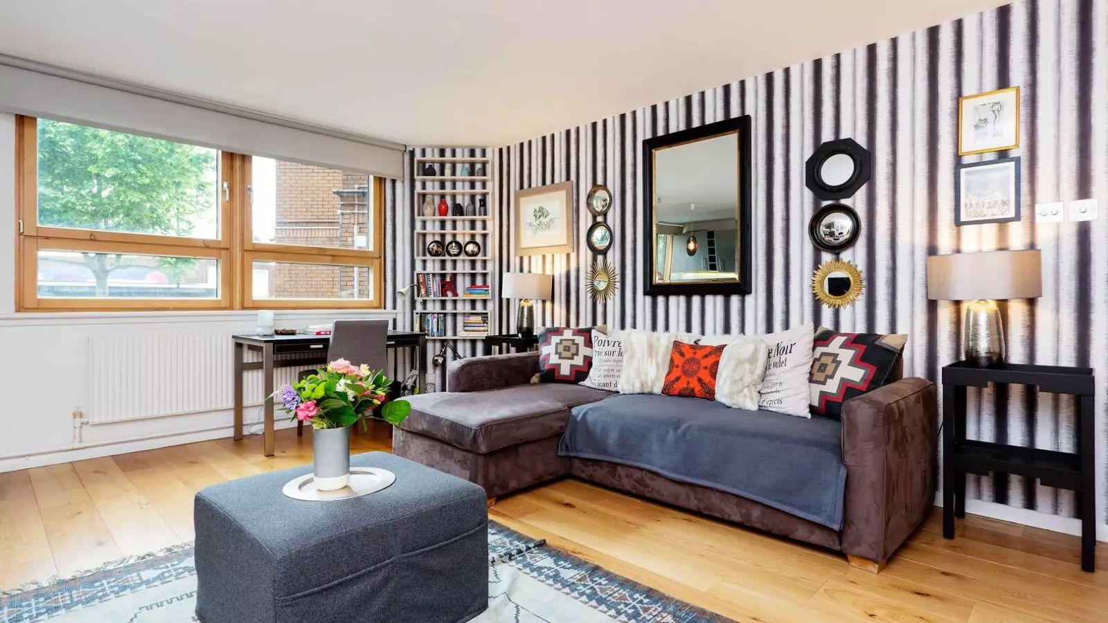 Flat Blantyre Street in Greater London