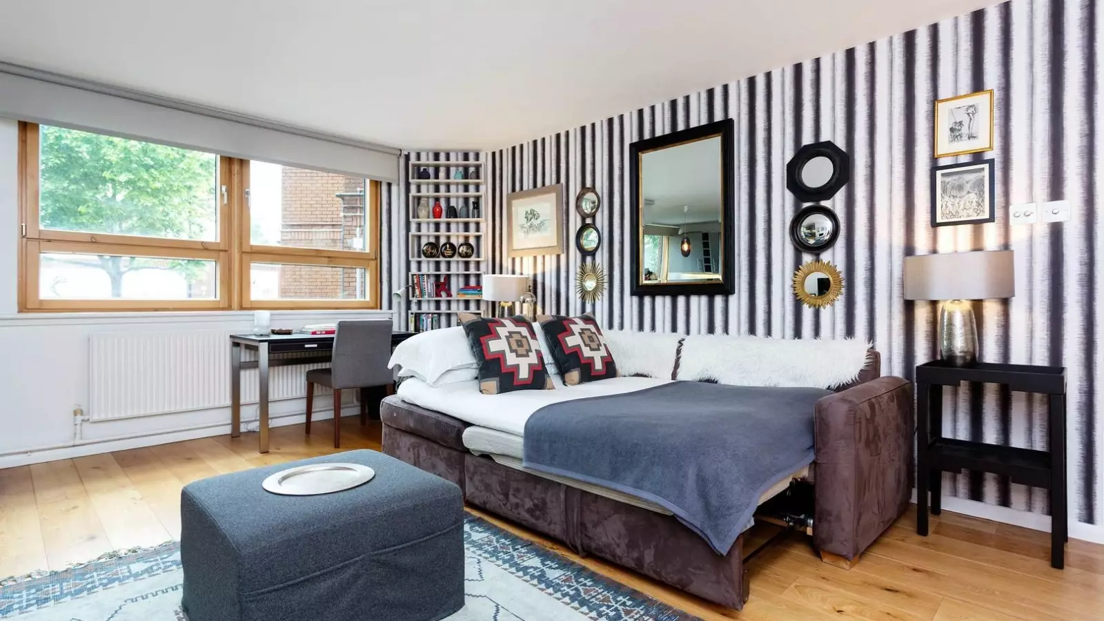 Flat Blantyre Street in Greater London
