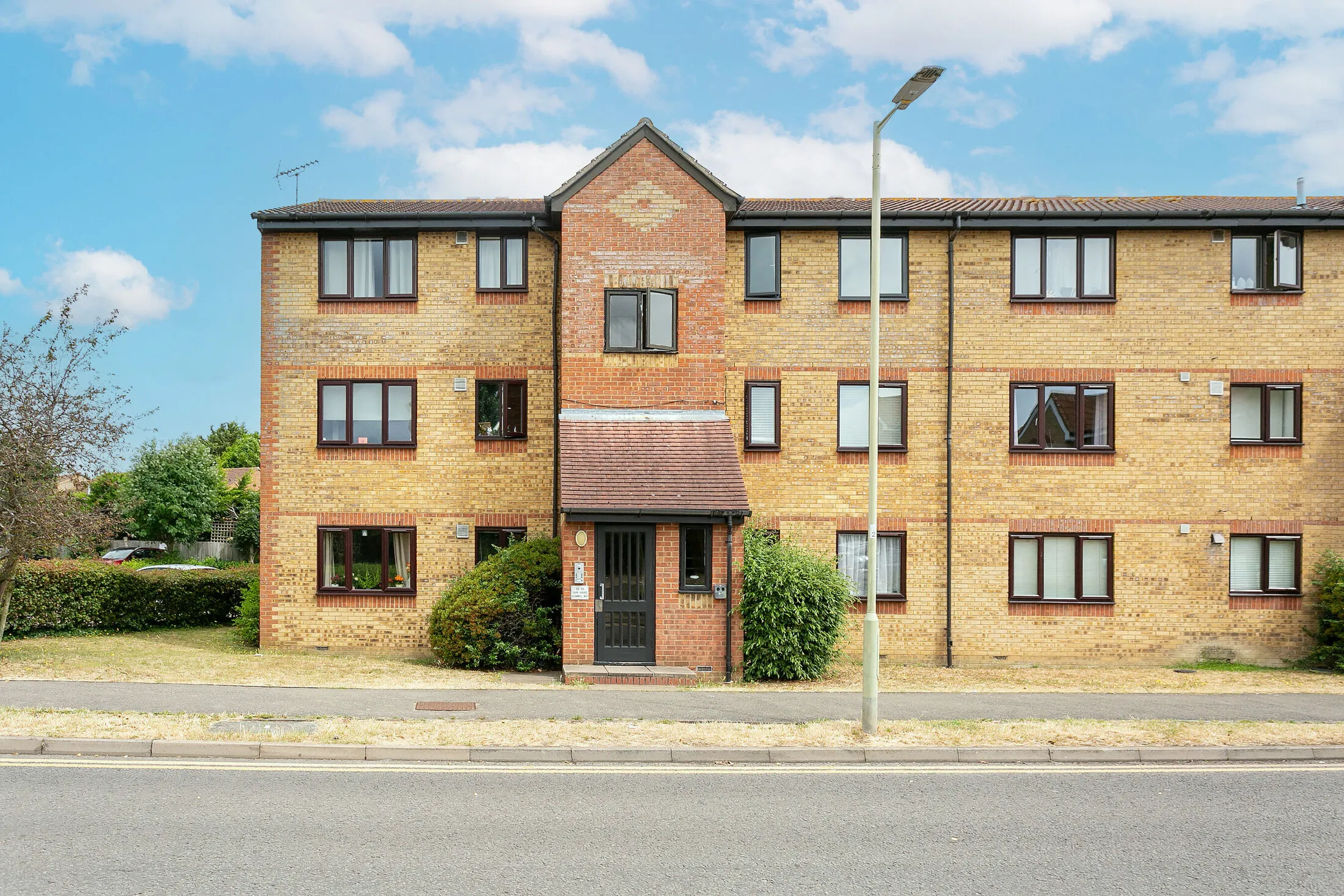 Flat Scammell Way in Watford