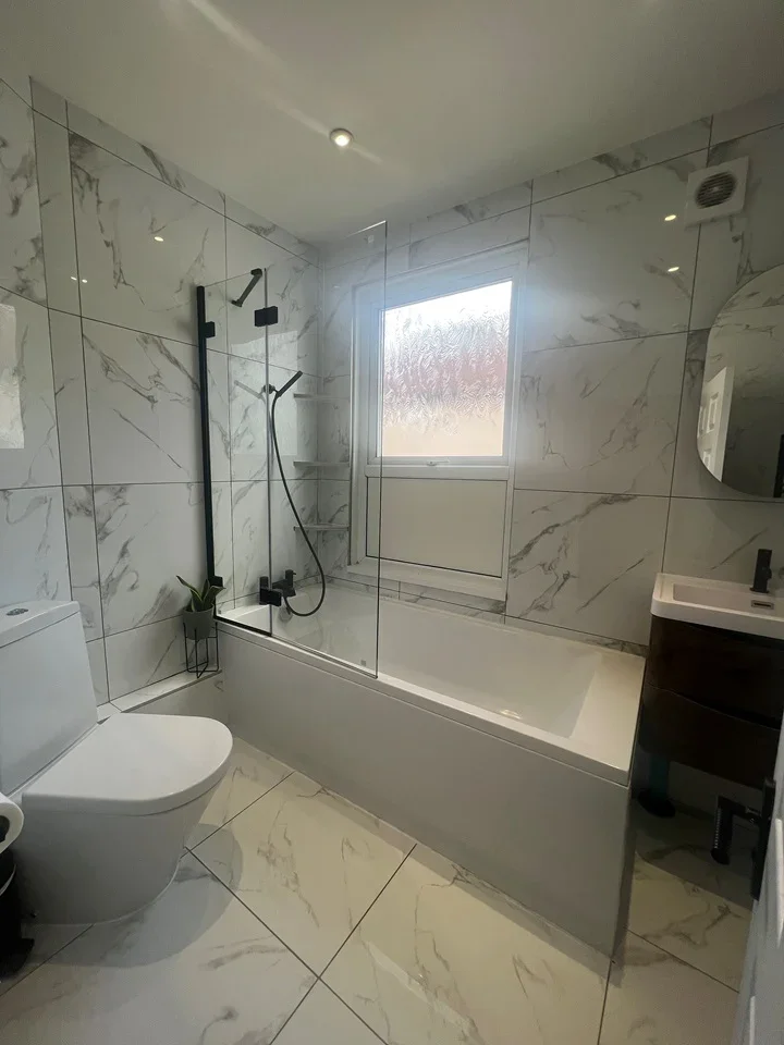 Room Benares Road in Greater London