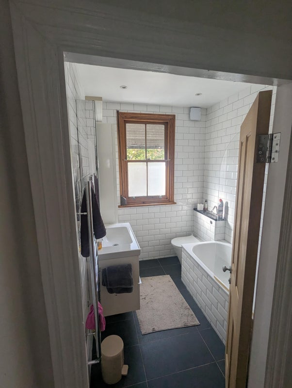 Room Wingrave Road in Greater London