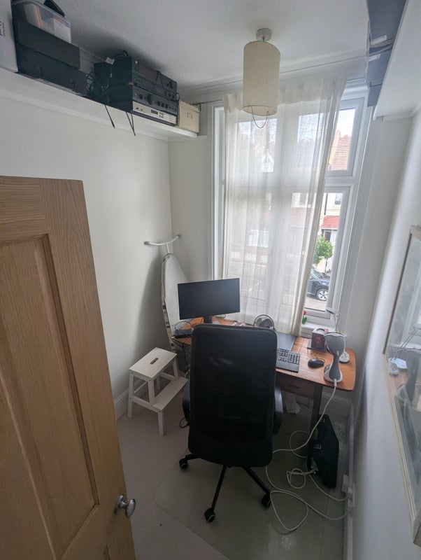 Room Wingrave Road in Greater London