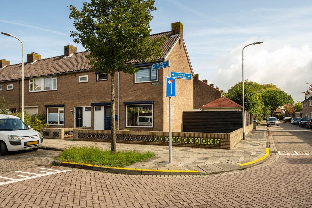 Huis Jan Tooropstraat 2 in Roosendaal