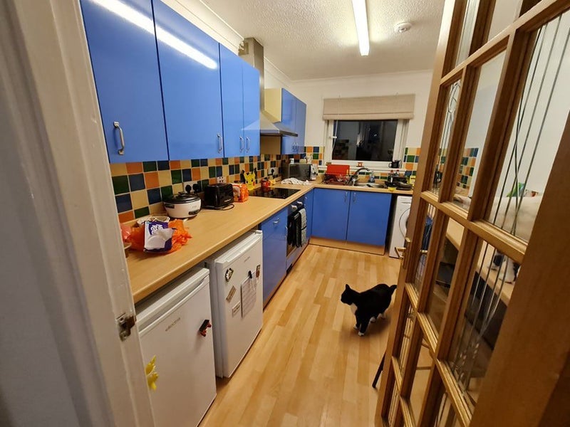Room Cathcart Road in Rutherglen