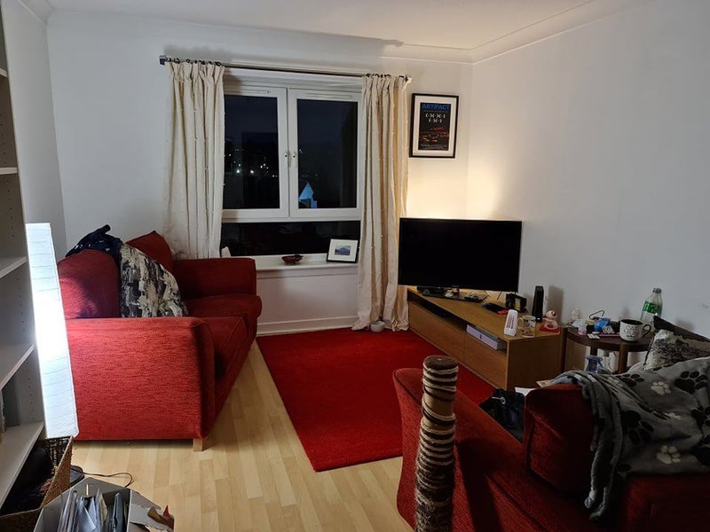 Room Cathcart Road in Rutherglen