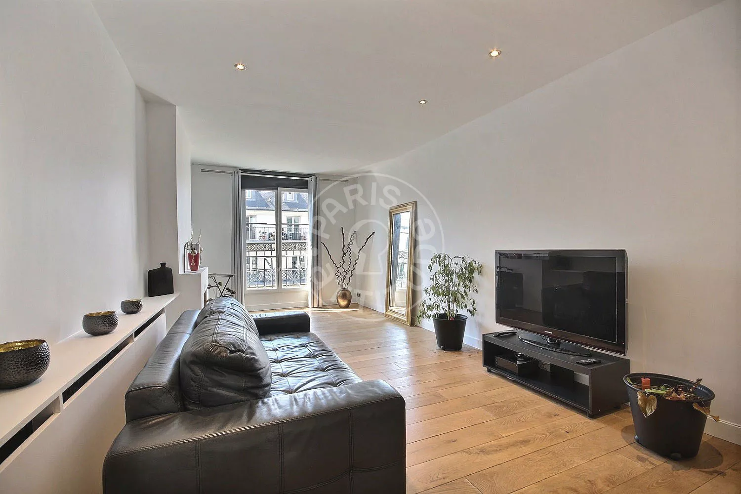 Flat Rue Pernelle in Paris
