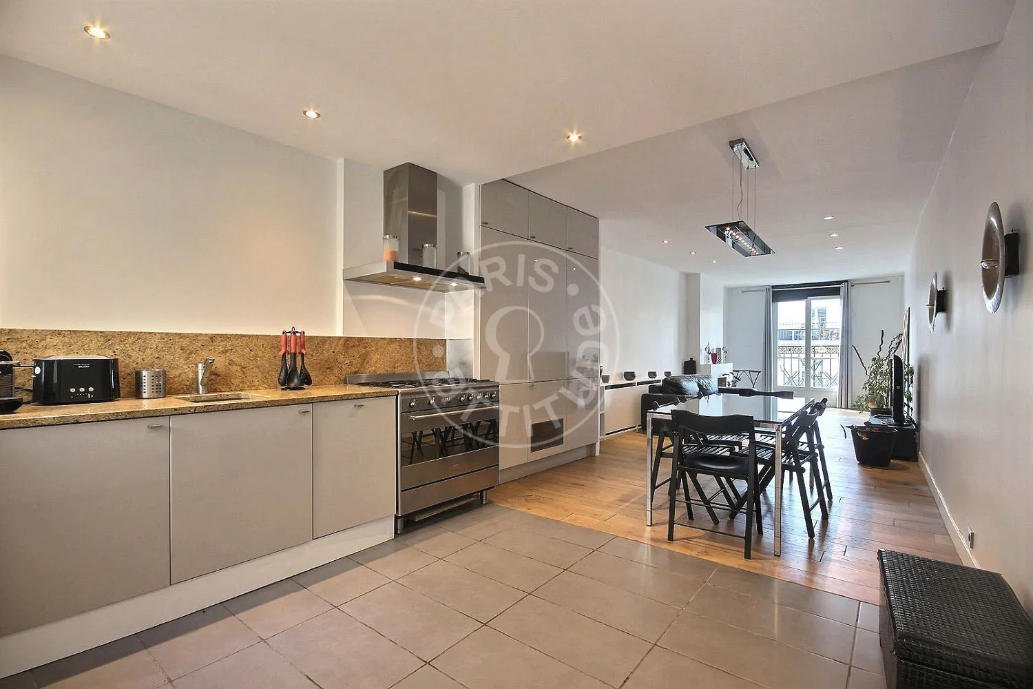 Flat Rue Pernelle in Paris