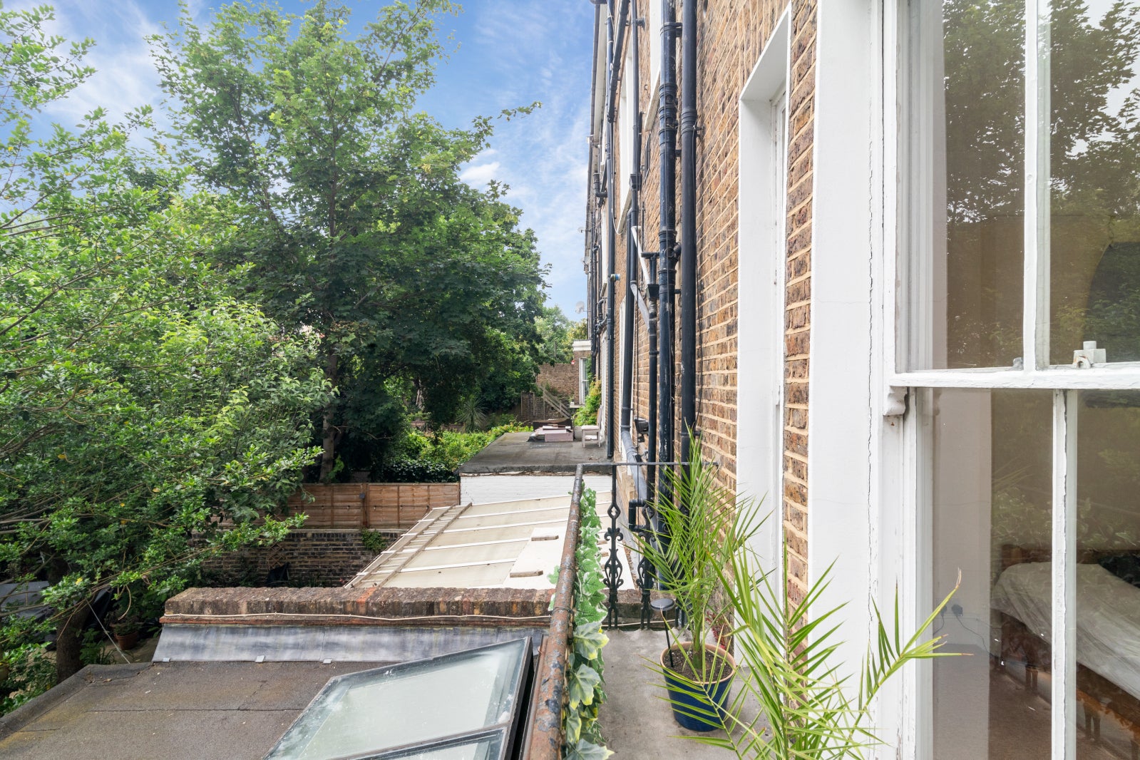 Flat Elsham Road in Greater London