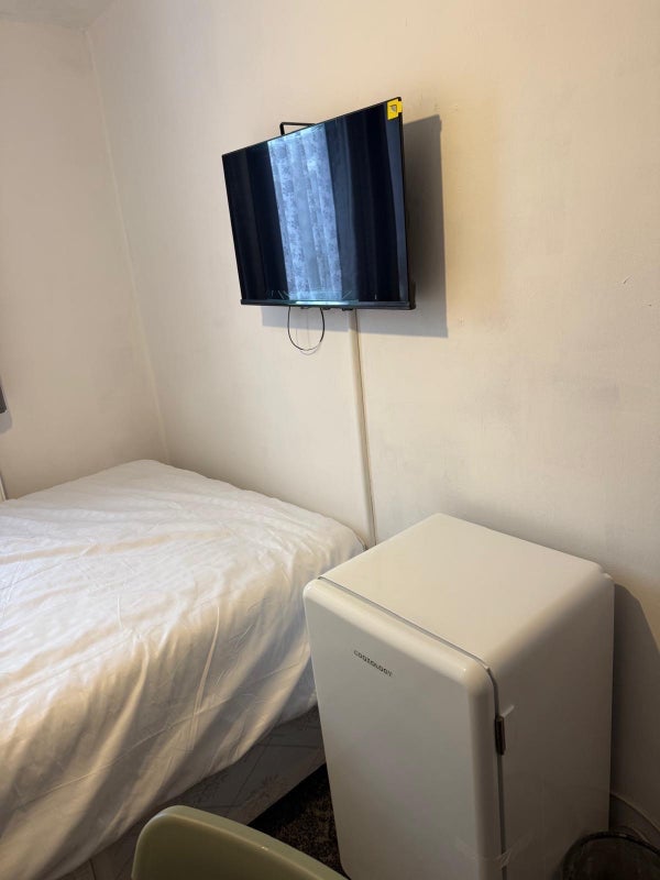 Room Regent's Row in Greater London