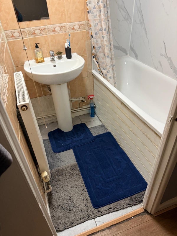 Room Regent's Row in Greater London