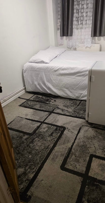 Room Regent's Row in Greater London