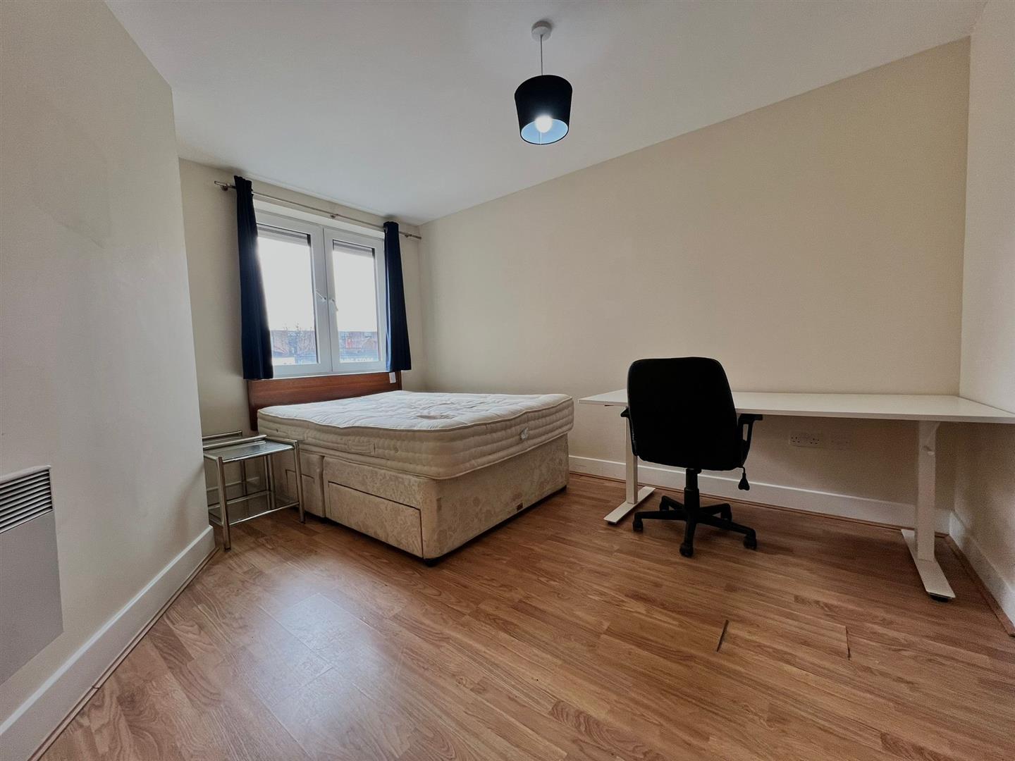 Flat Redford Way in Greater London