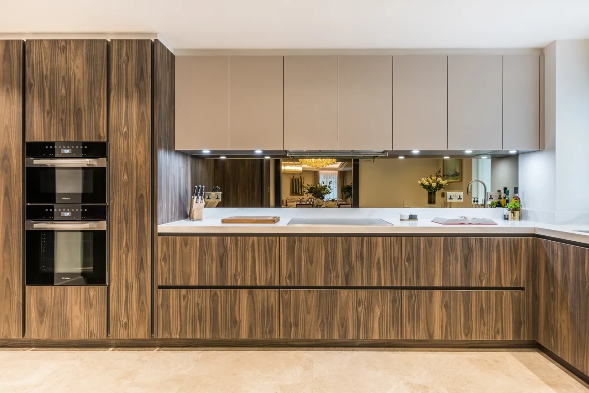 Flat Hans Crescent in Greater London