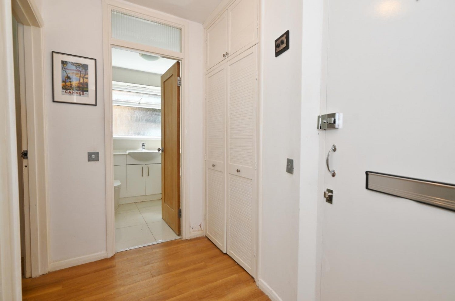 Flat Hampton Road in Greater London