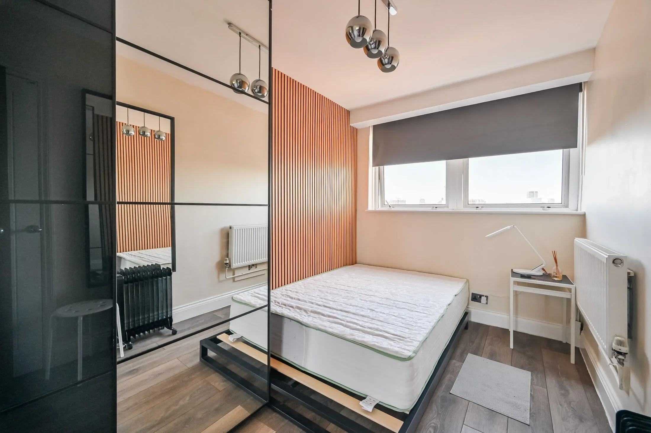 Flat Mount Pleasant in Greater London