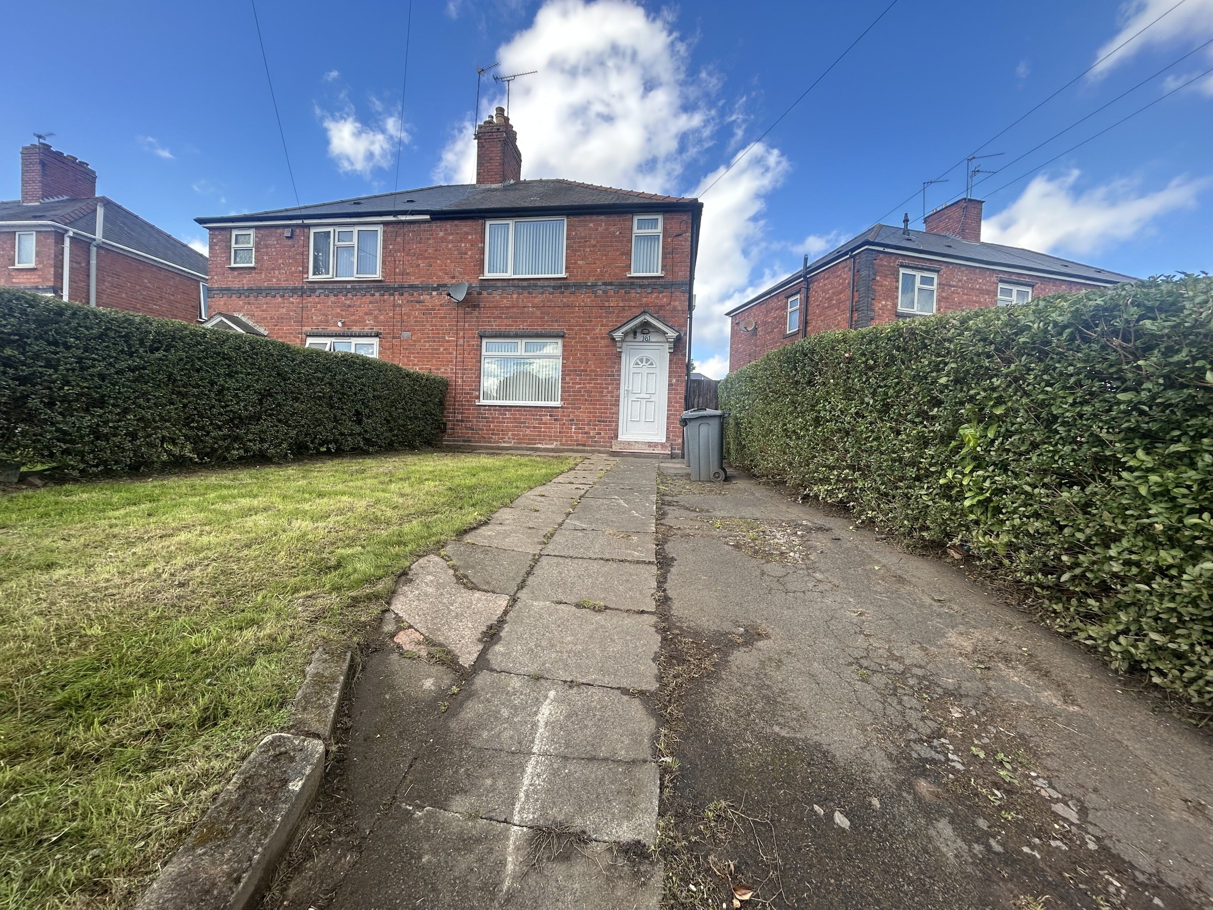 House Oldbury Road in Sandwell