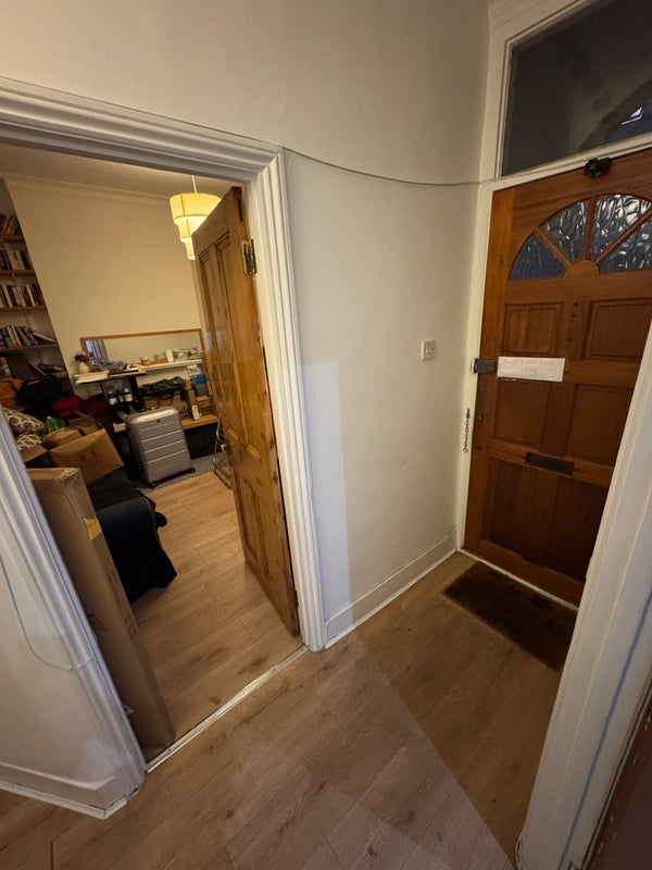 Room Brathway Road in Greater London