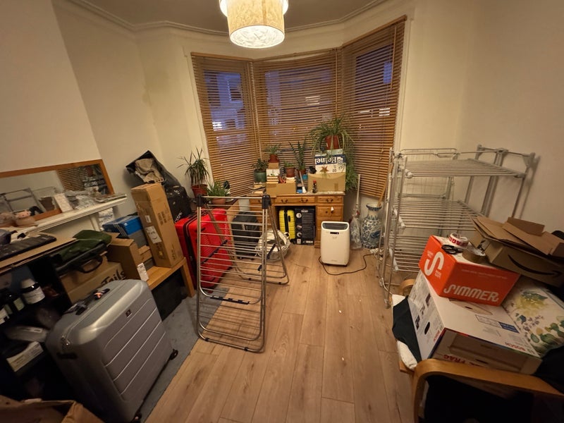 Room Brathway Road in Greater London