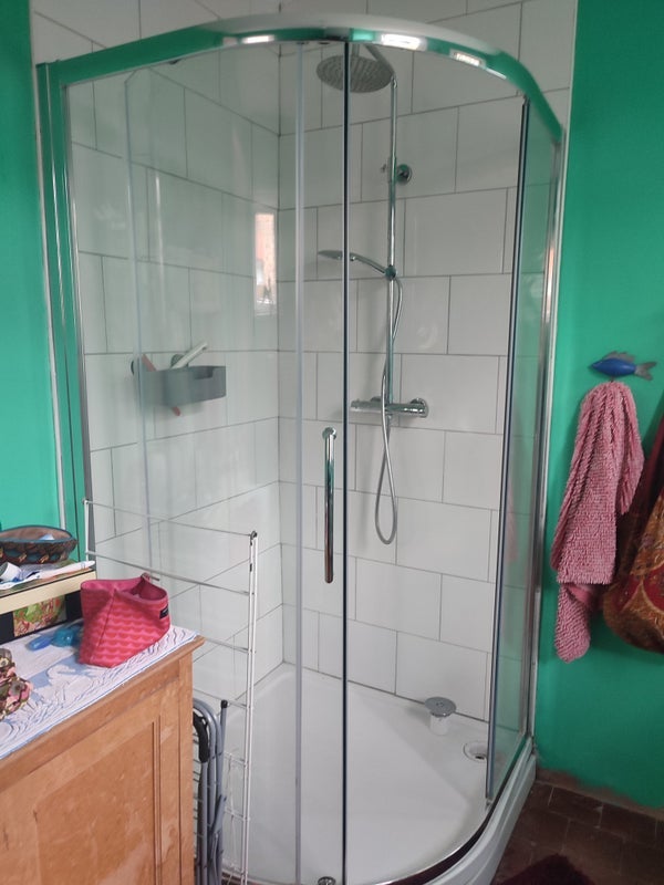 Room Thornlaw Road in Greater London