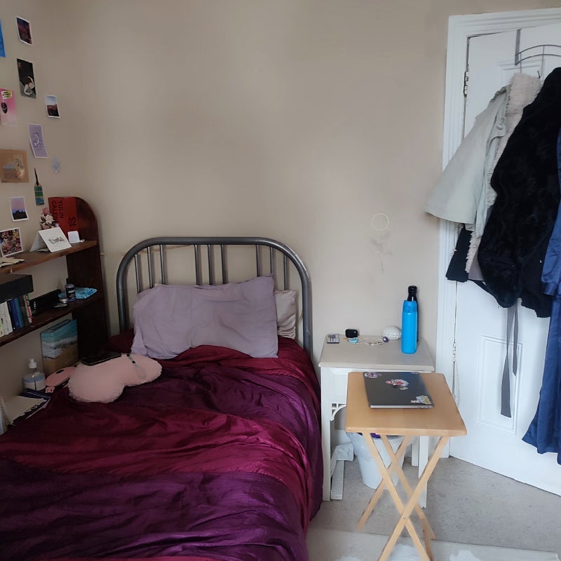 Room Thornlaw Road in Greater London
