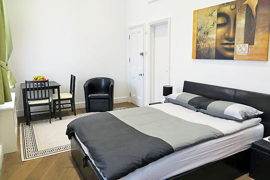 Flat Fulham Palace Road in Greater London