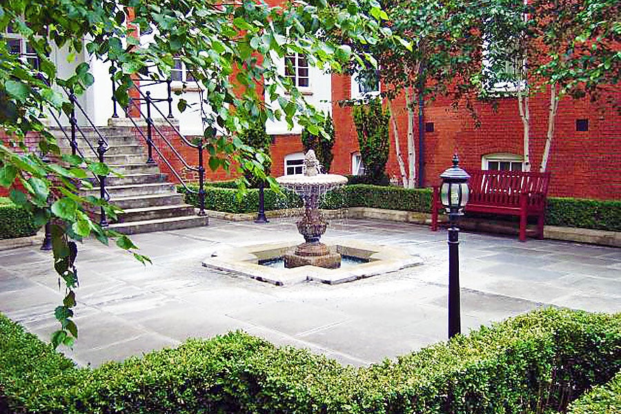 Flat Fulham Palace Road in Greater London
