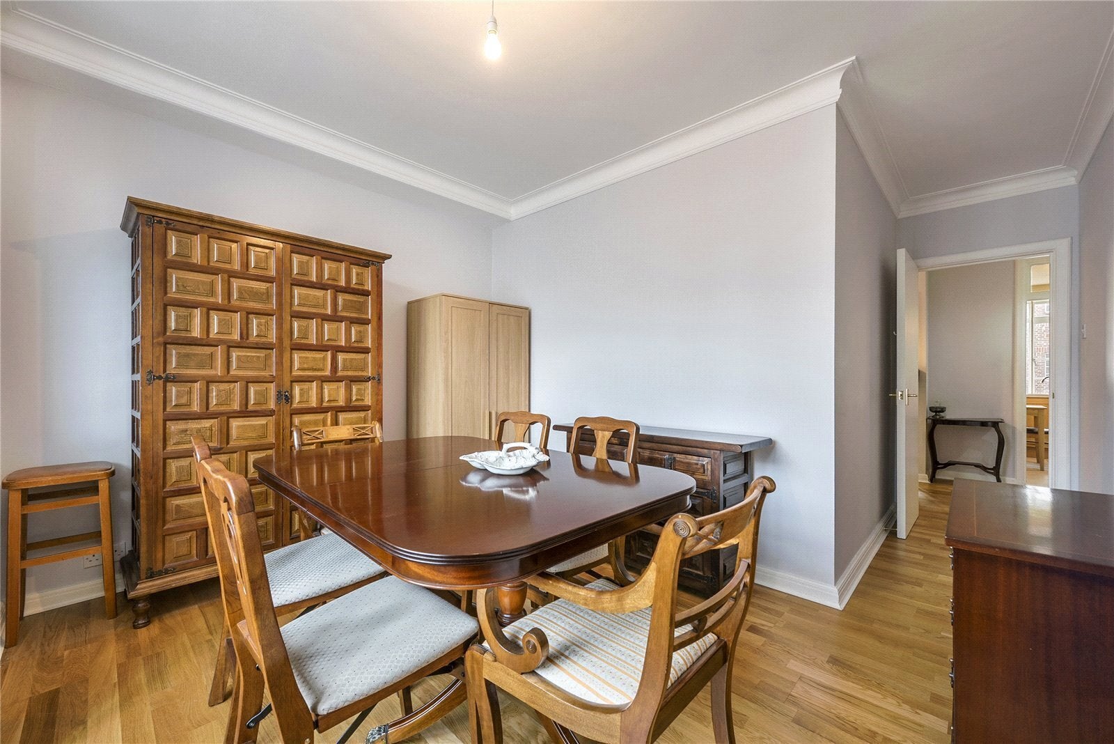 Flat College Crescent in Greater London