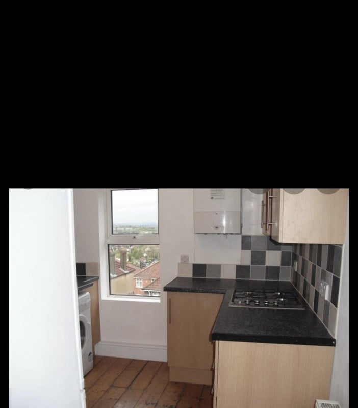 Room Jubilee Road in Bristol