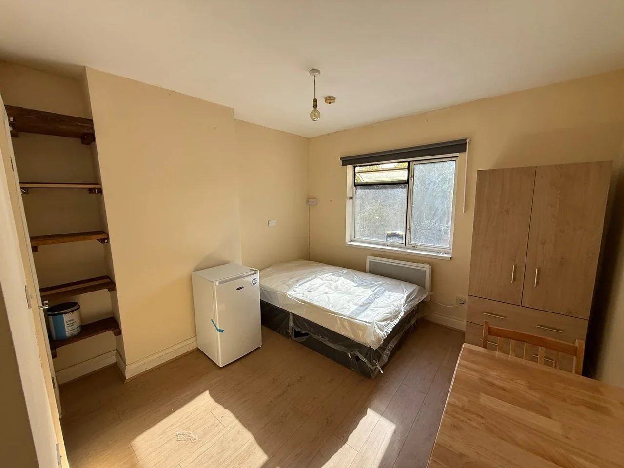 Flat North Circular Road in Greater London