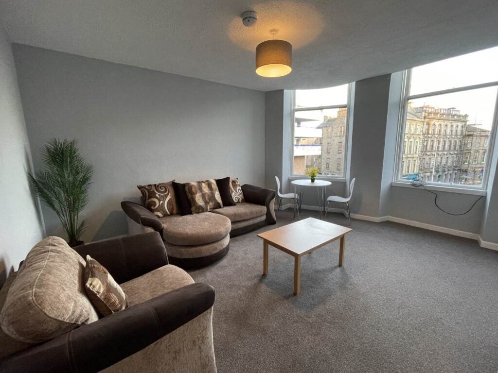 Flat Meadowside in Dundee