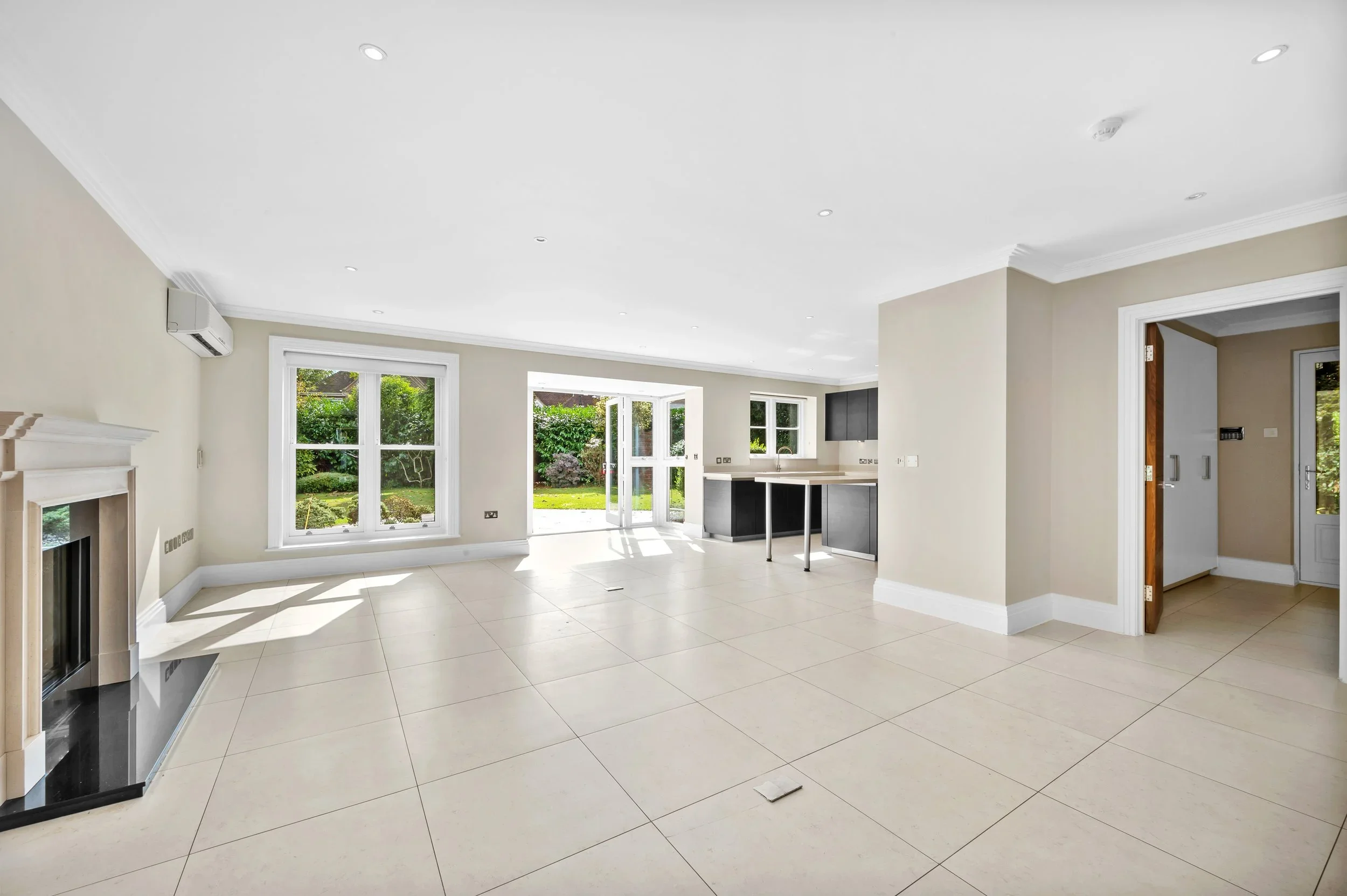 Flat Eastcott Close in Greater London