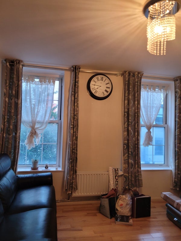 Flat Bell Lane in Greater London
