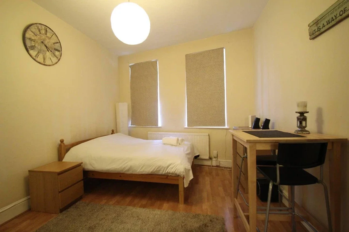 Flat Caledonian Road in Greater London