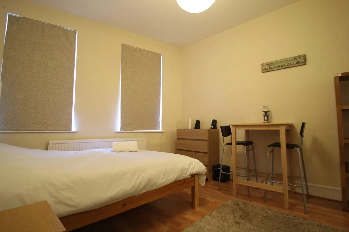 Flat Caledonian Road in Greater London