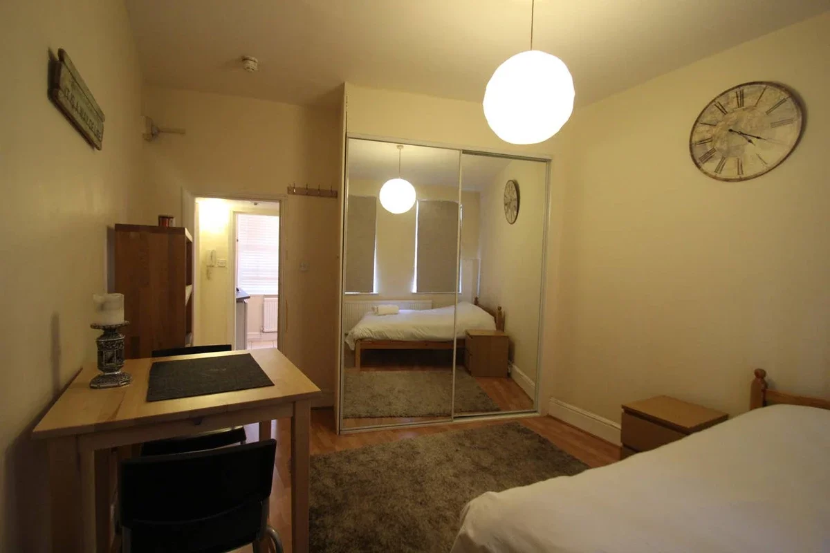 Flat Caledonian Road in Greater London
