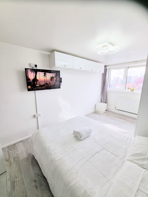 Room Forty Acre Lane in Greater London
