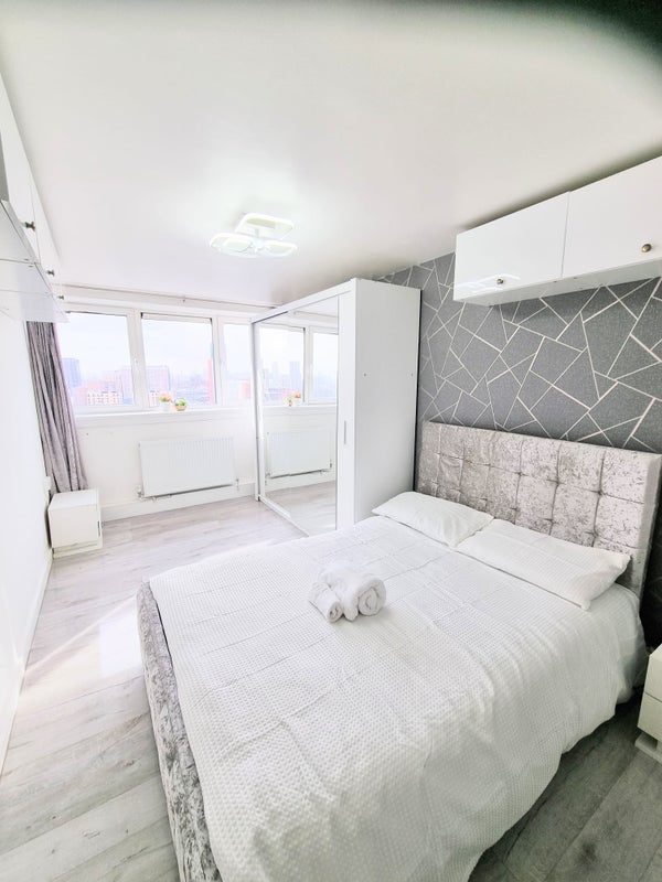 Room Forty Acre Lane in Greater London