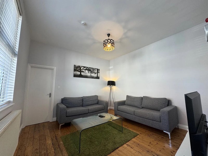 Room Ladysmith Street in Nottingham