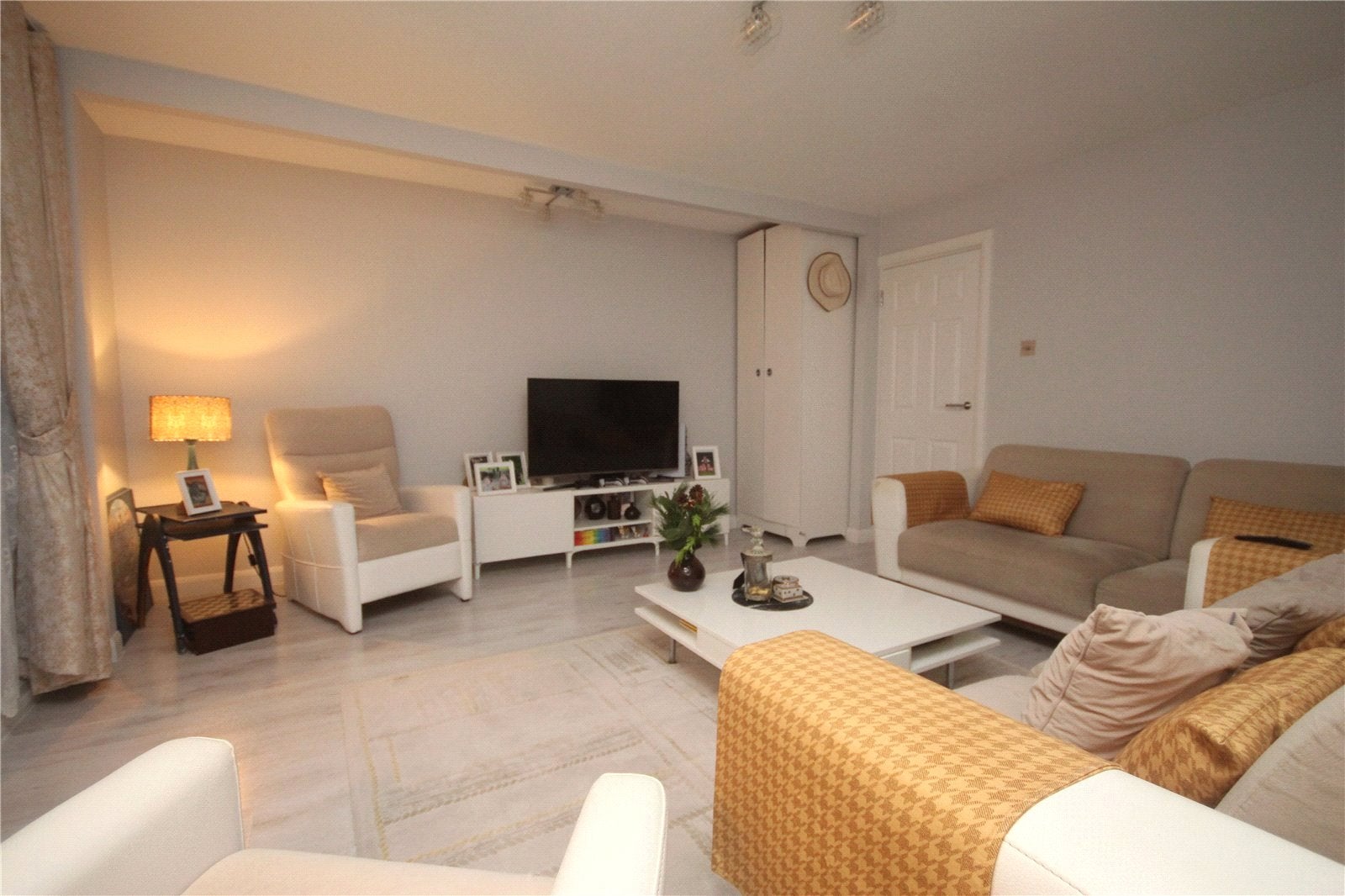 House Oakmoor Way in Greater London