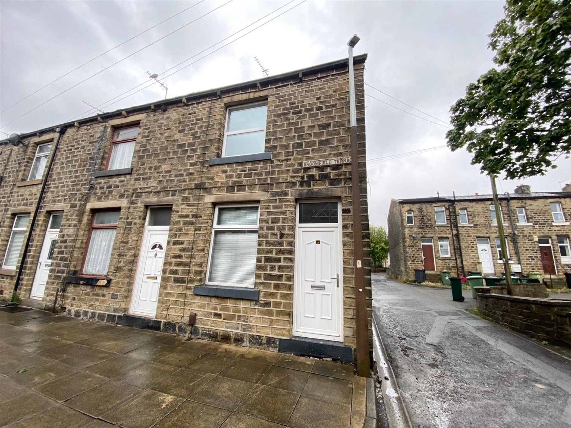 House Broomfield Terrace in Kirklees