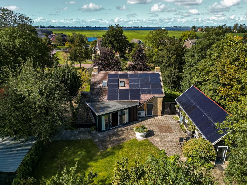 Huis Buorren 20 in Elahuizen