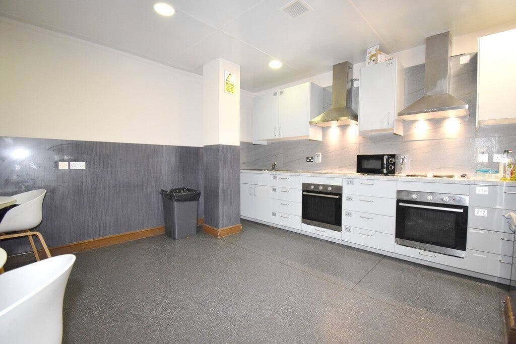 Room Smithford Way in Coventry