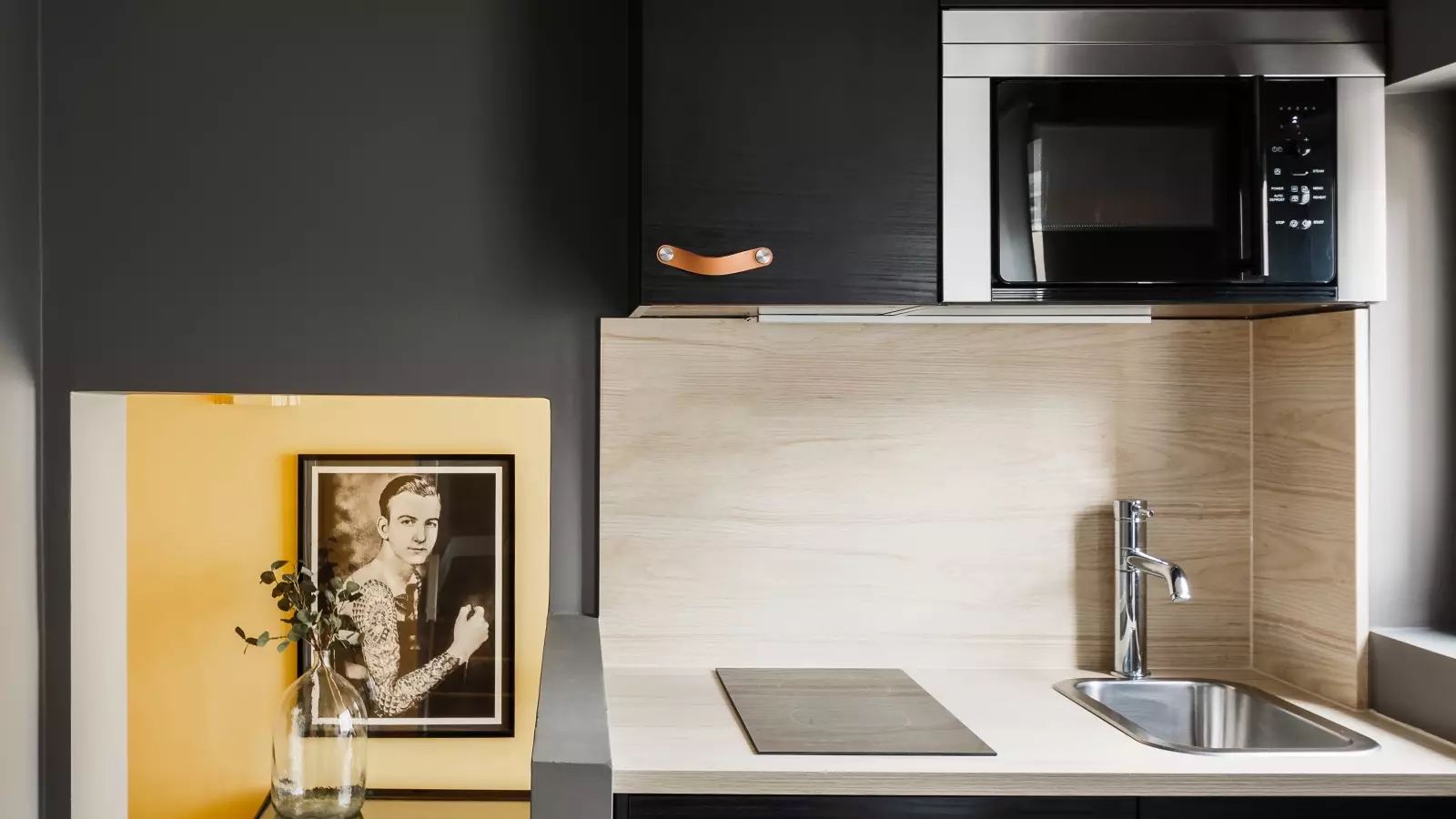 Flat Hogarth Road in Greater London