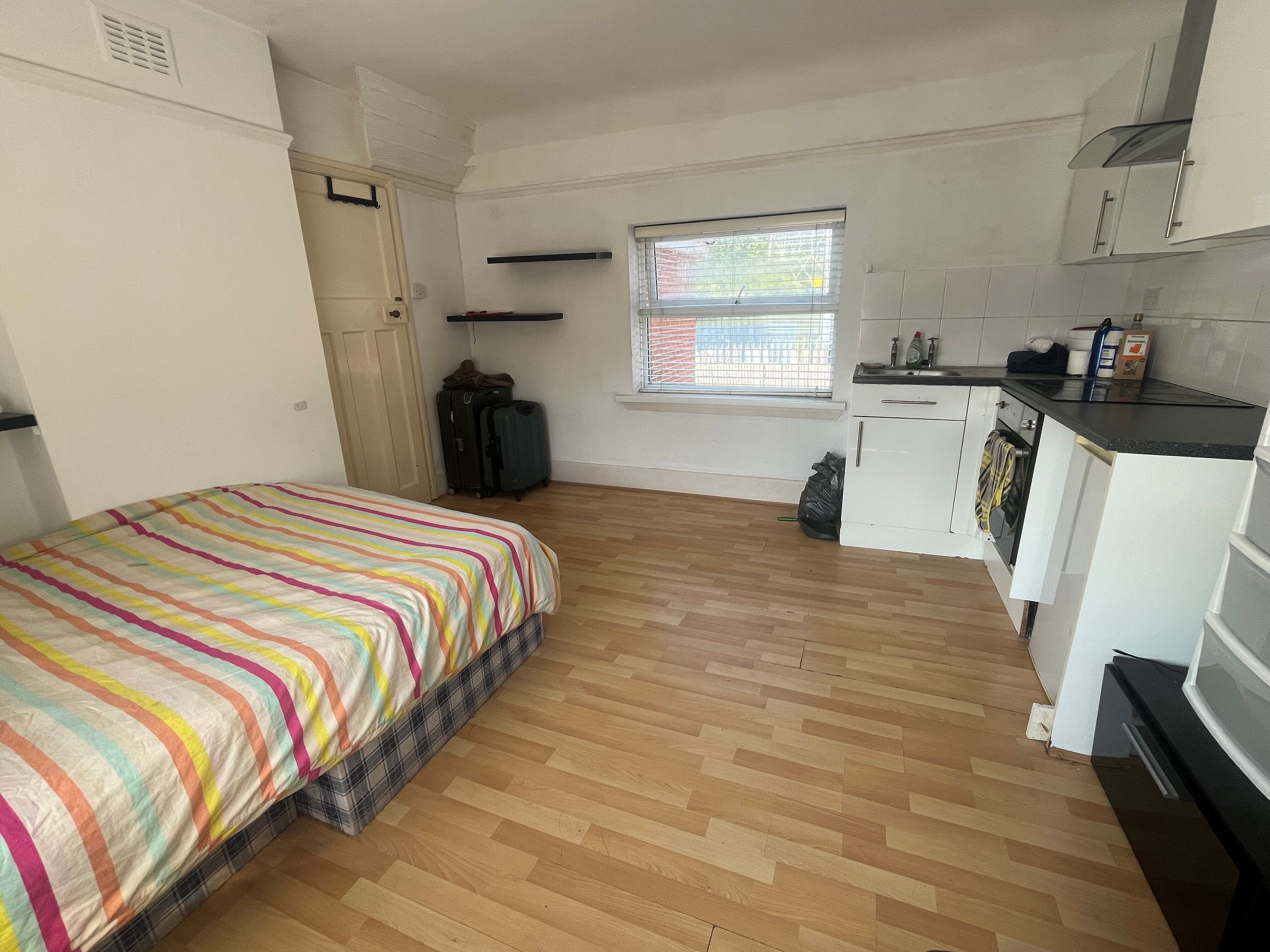 Flat Harborne Lane in Birmingham